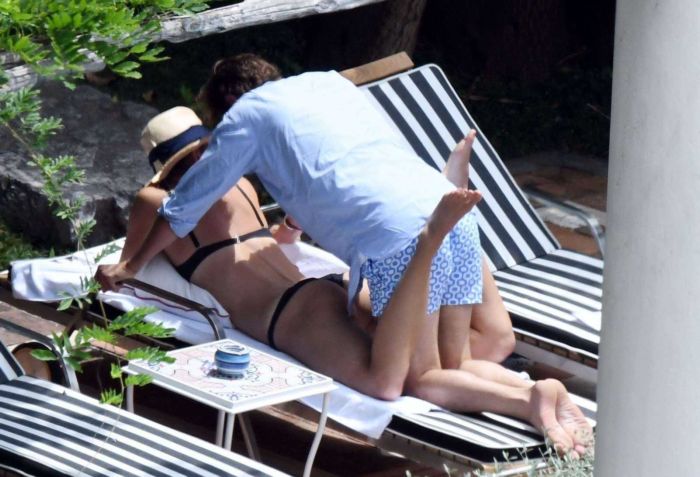 Maria Sharapova Candids In Black Bikini At The Swimming Pool