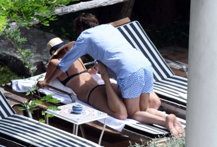 Maria Sharapova Candids In Black Bikini At The Swimming Pool