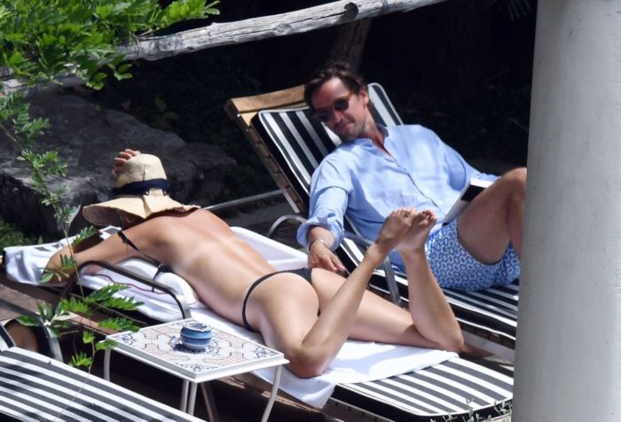Maria Sharapova Candids In Black Bikini At The Swimming Pool