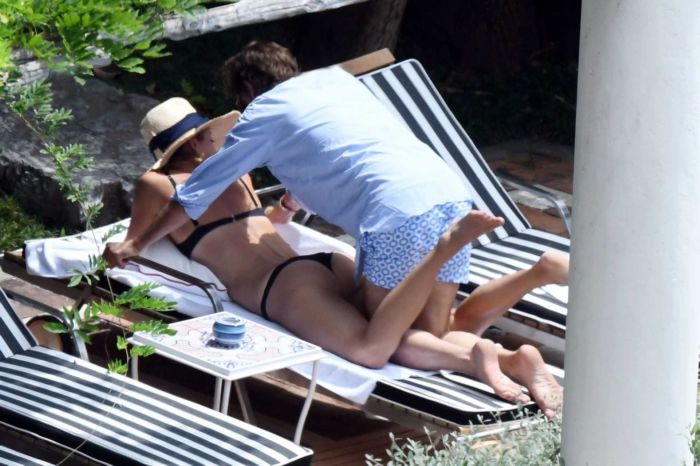 Maria Sharapova Candids In Black Bikini At The Swimming Pool