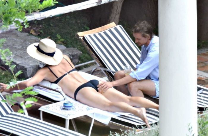 Maria Sharapova Candids In Black Bikini At The Swimming Pool
