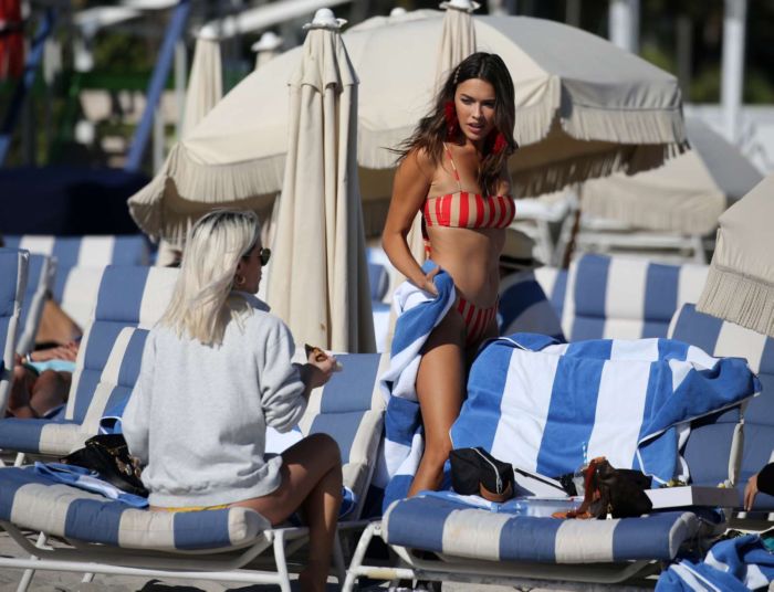Melody De La Fe On A Swimsuit Vacation In Miami