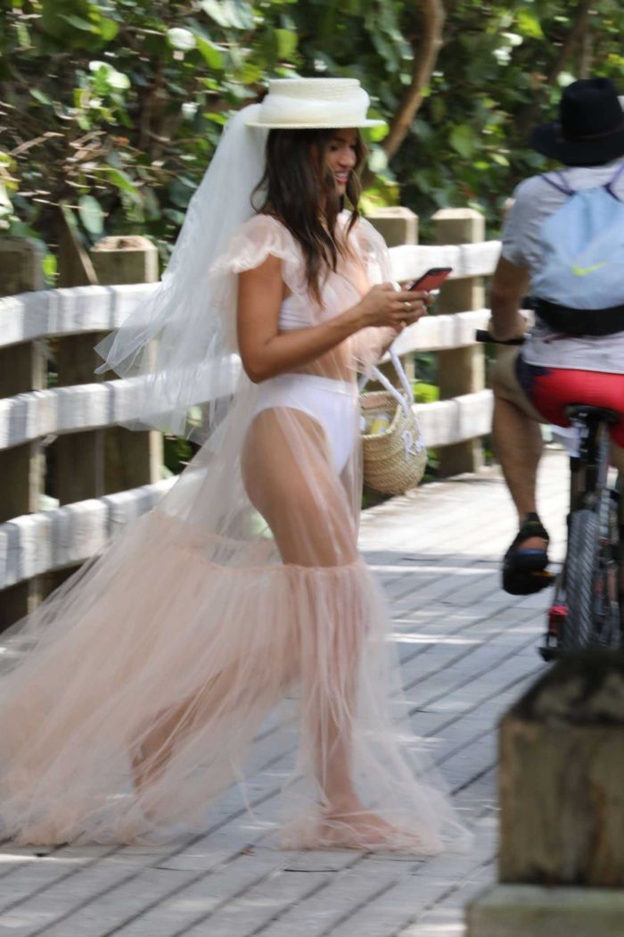 Rocky Barnes In A Bridal White Bikini At The Miami Beach