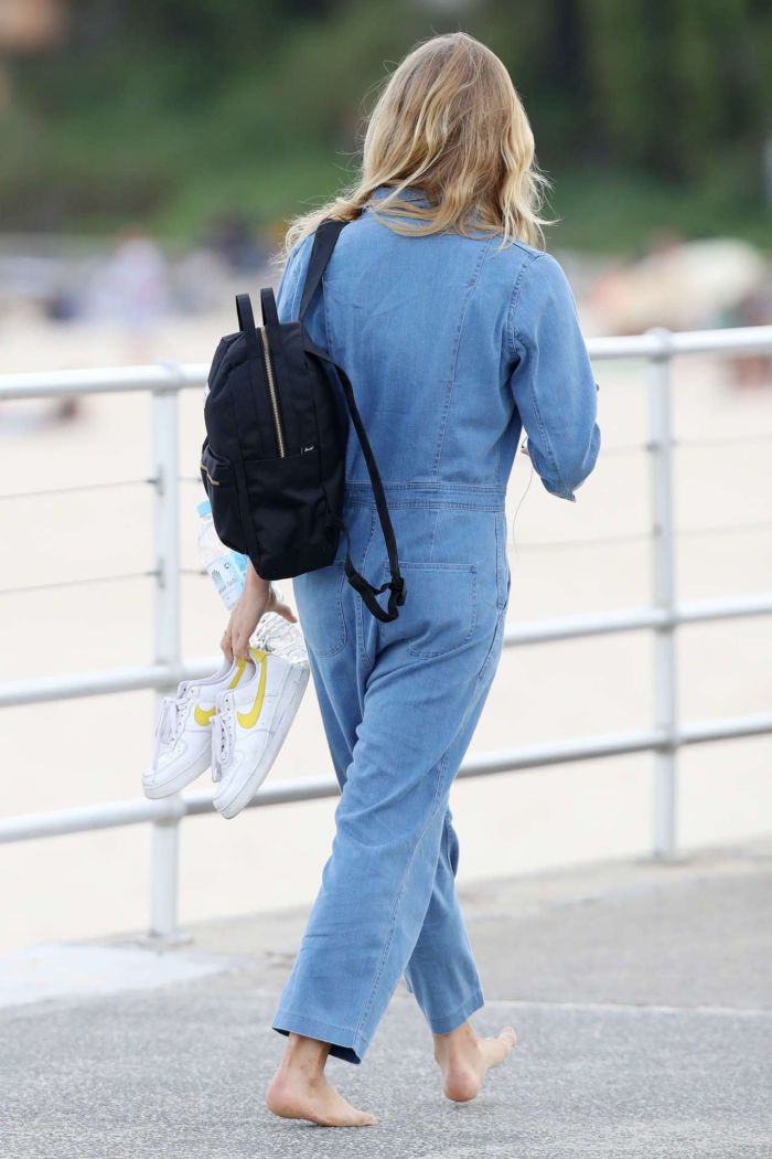 Sailor Brinkley Cook Candids In Bikini On Bondi Beach In Sydney