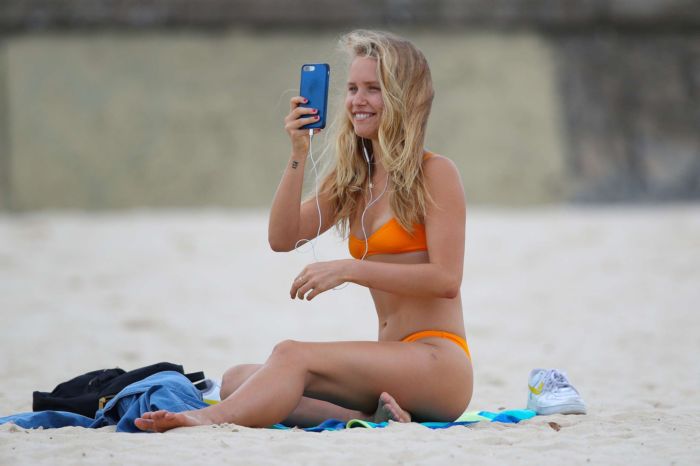 Sailor Brinkley Cook Candids In Bikini On Bondi Beach In Sydney