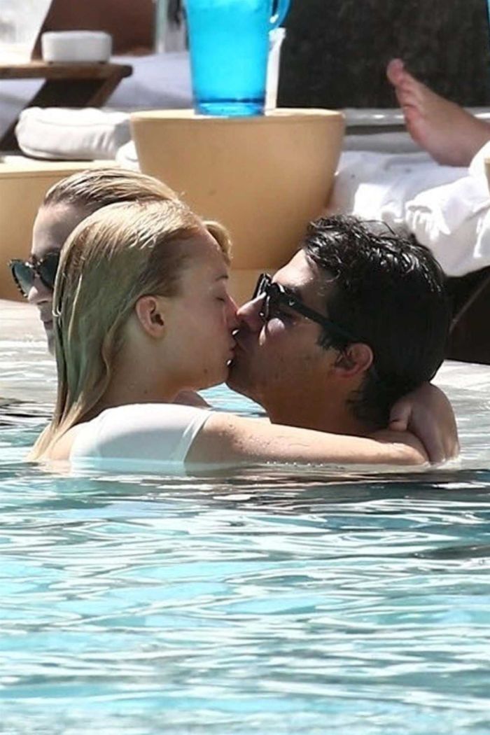 Sophie Turner At The Swimming Pool In Bikini