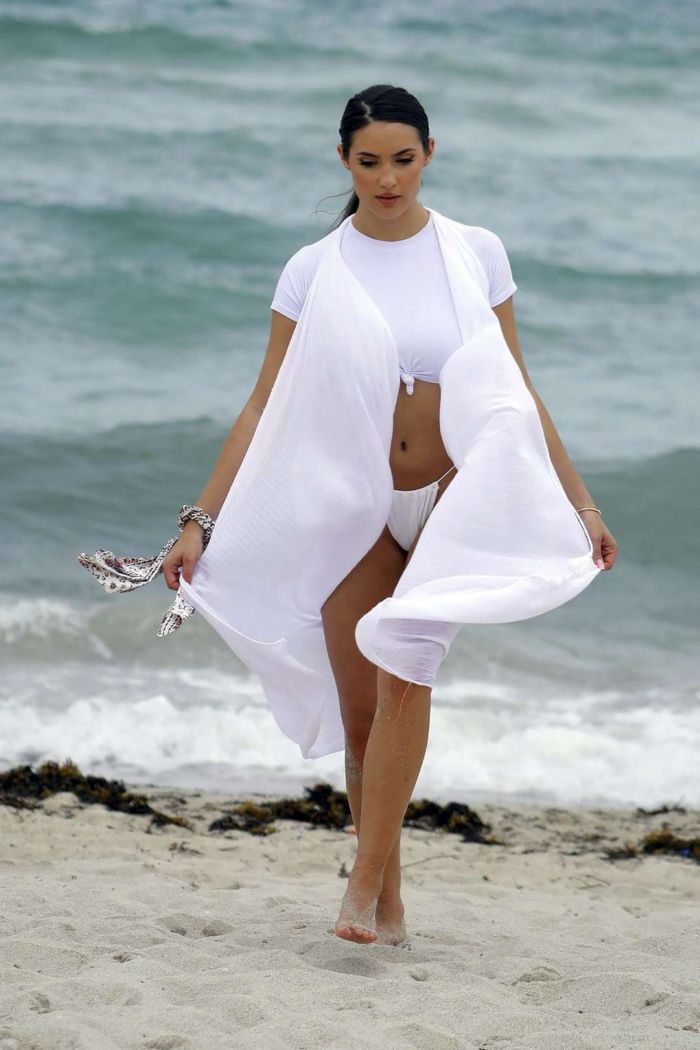 Tao Wickrath Dazzles In A White Bikini At Miami Beach
