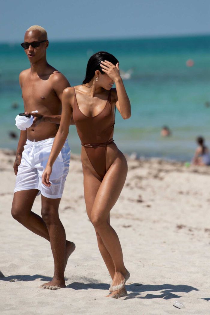 Yovanna Ventura On A Holiday In A Swimsuit At Miami Beach