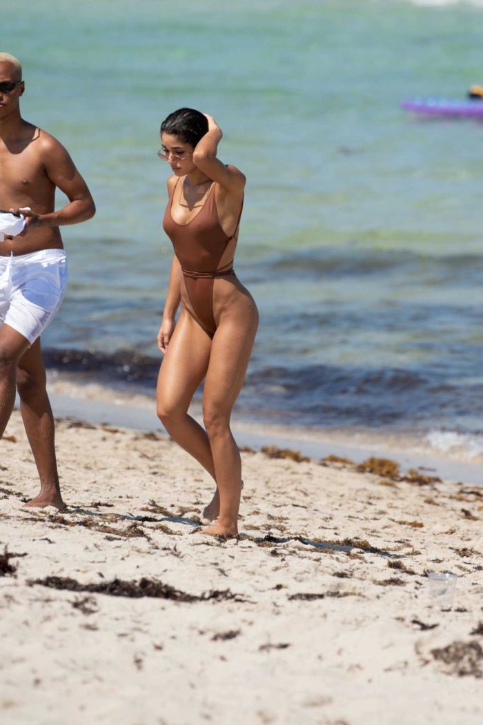 Yovanna Ventura On A Holiday In A Swimsuit At Miami Beach