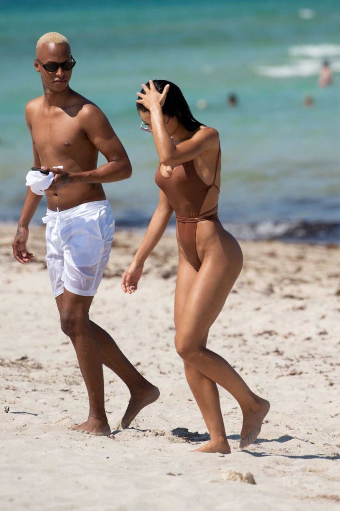 Yovanna Ventura On A Holiday In A Swimsuit At Miami Beach
